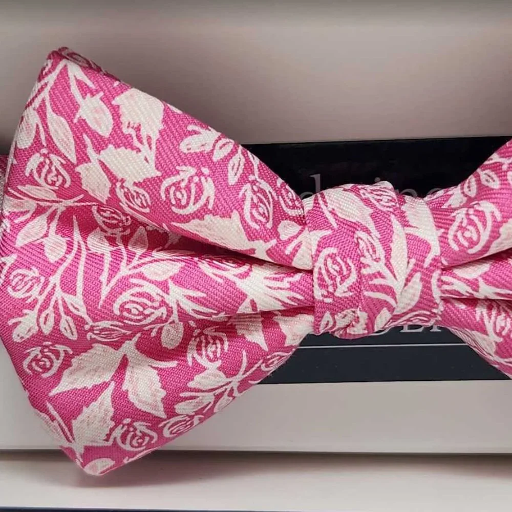 New boys Vineyard Vines Kentucky Derby rose floral bow tie
